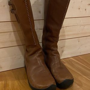 Keen boots size 9